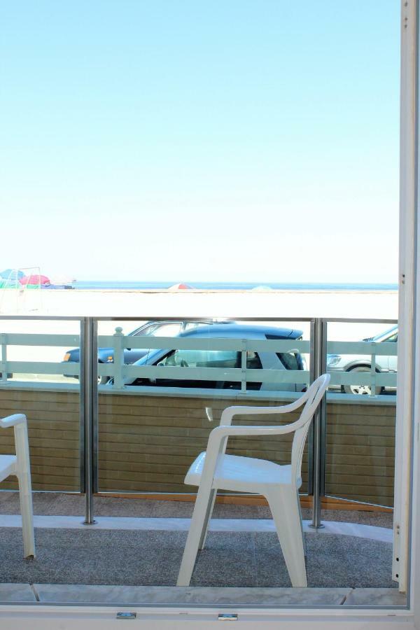 Apartamento Em Frente Ao Mar Costa Nova Esterno foto